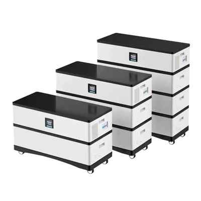 Por qué las baterías apilables Lifepo4 son la mejor opción? 1 A sleek stackable lithium-ion battery system in a modern home garage