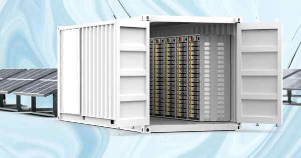 A timeline graphic showing the 10-20 year potential lifespan of an LFP BESS, with a 