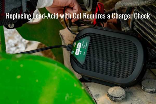 Es una batería de gel mejor que el ácido de plomoundada de plomo-ácido que se está cambiando por una batería de gelinteligente con un An image showing a flooded lead-acid battery being swapped out for a gel battery, with a prominent icon of a smart charger with a