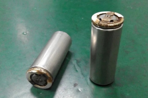 6 blog leaking lifepo4 battery 副本